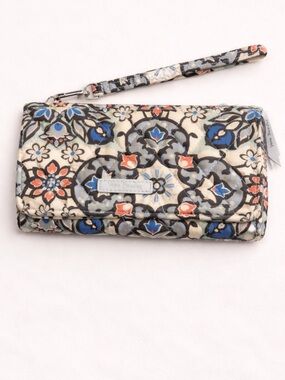 Vera Bradley Quilted Floral Wallet Wristlet Organizer